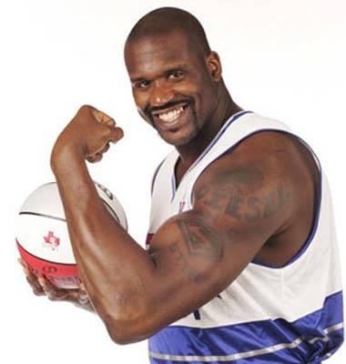 怀特半场表现惊艳，为球队注入活力（怀特上半场闪耀，点燃球队斗志）