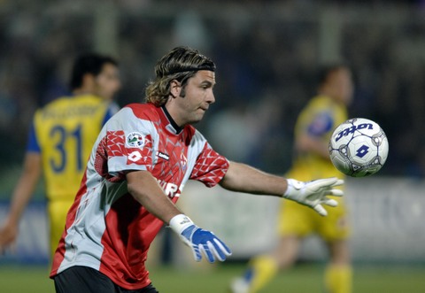 梅开二度助那不勒斯战胜尤文，霍伊伦当选全场最佳球员（霍伊伦双响助那不勒斯力克尤文，荣膺全场最佳）